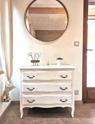 Commode et miroir chambre parentale - Le Chalet du Leman - Yvoire