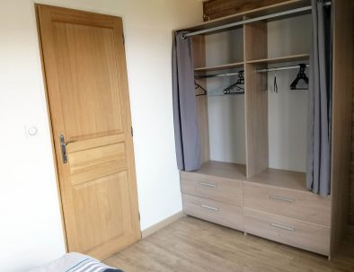 dressing chambre Le Chalet du Leman Yvoire Location Vacances